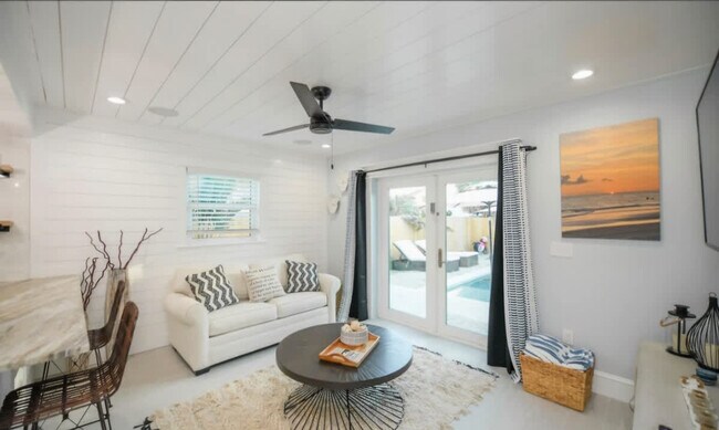 Foto del edificio - 613 Fern St