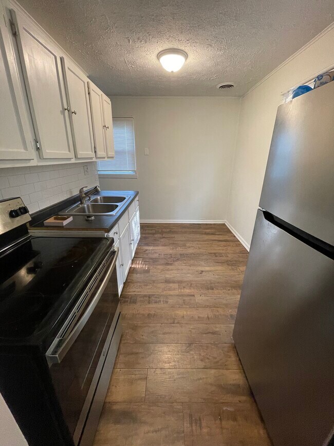 Foto del edificio - 4614 Saint Margaret Ln