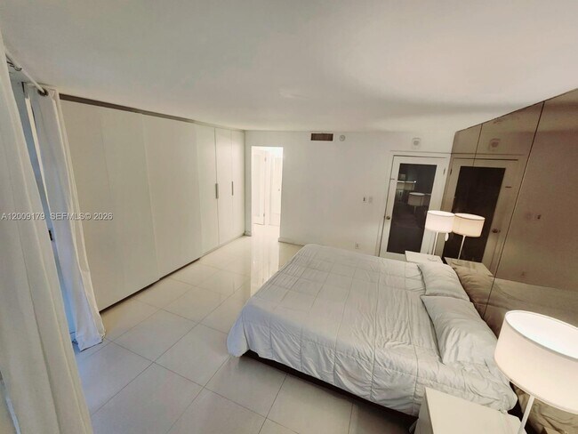 Foto del edificio - 1000 Quayside Terrace