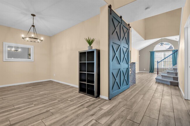 Foto del edificio - 8327 Terra Valley Ln