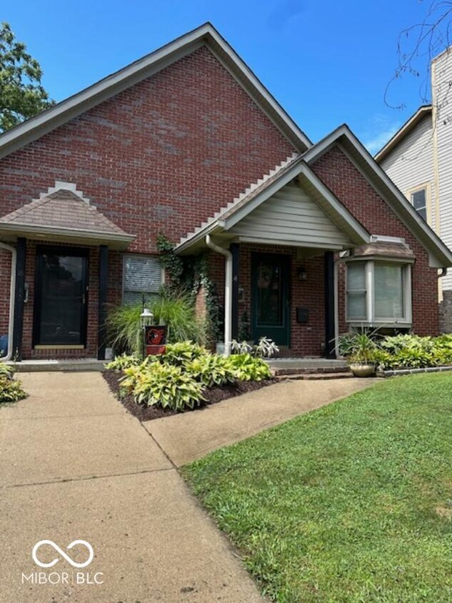 Primary Photo - 14 Hough St