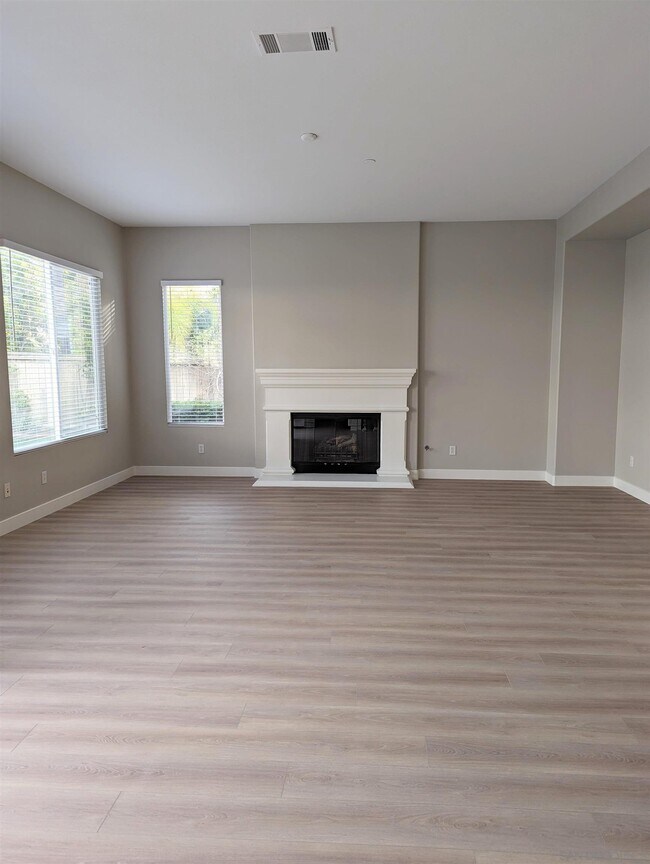 Building Photo - 9778 Deer Trail Dr
