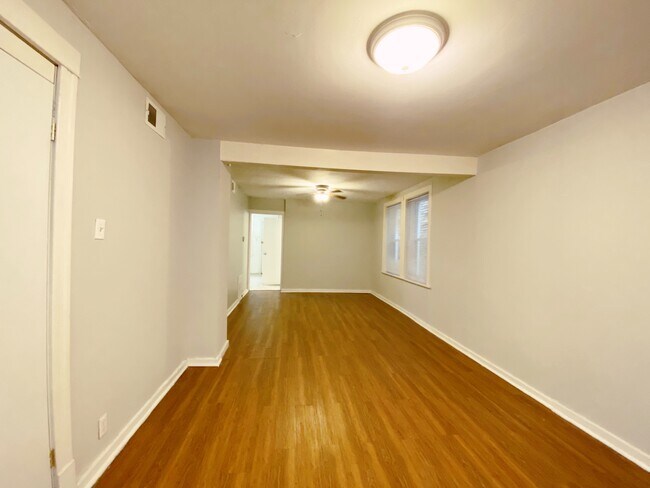 Foto del edificio - 3011 N Whipple St