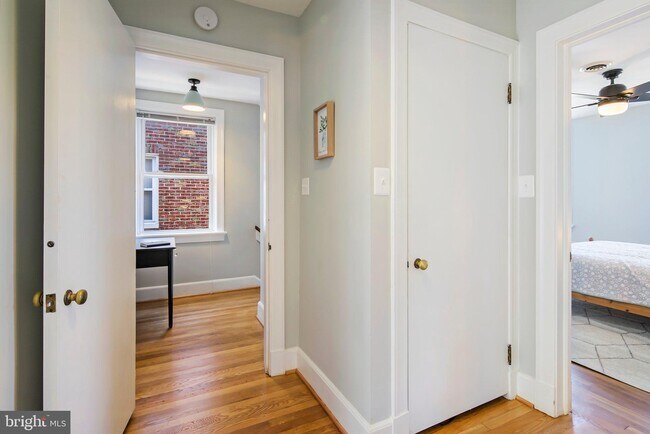 Building Photo - 226 Carroll Parkway Unit B