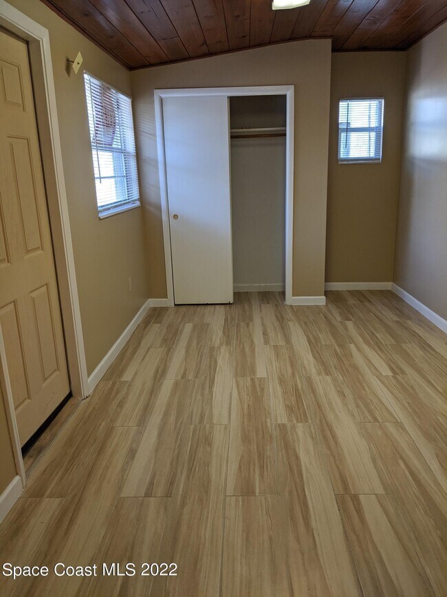 Foto del edificio - 108 Barton Ave