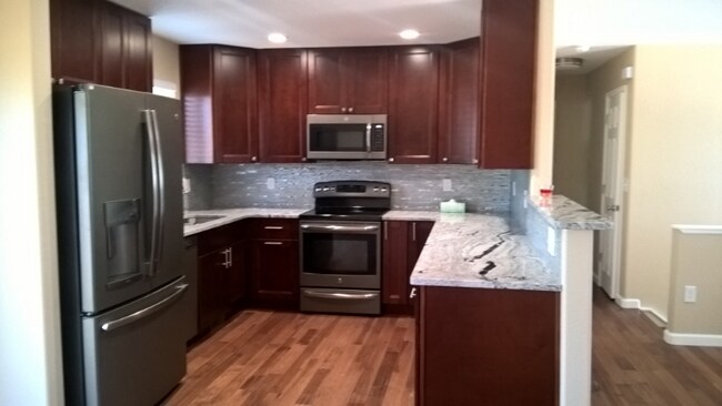 Foto del edificio - 803 Potter Dr