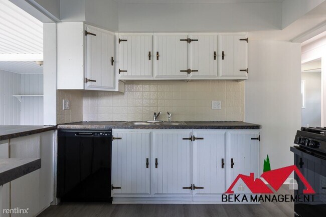 Foto del edificio - 3 br, 1 bath House - 6809 Gilman St