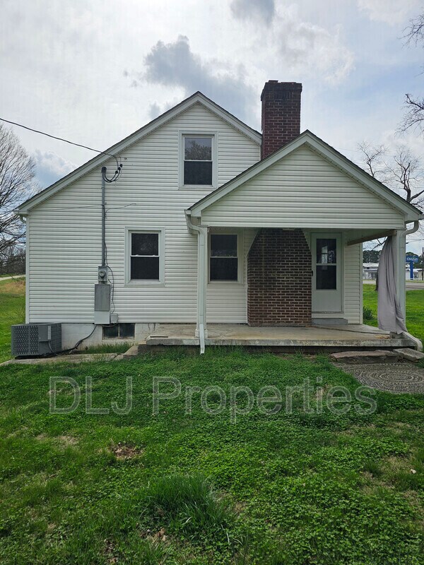 Building Photo - 816 Andrew Johnson Hwy