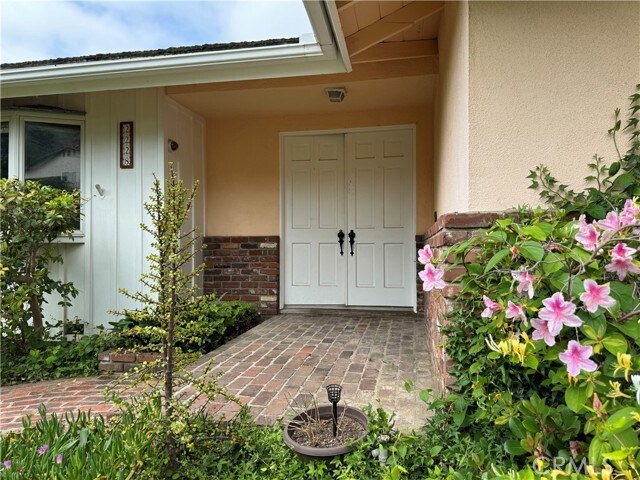 Building Photo - 2228 High Mesa Dr