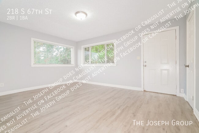 Building Photo - 218 S 67th St
