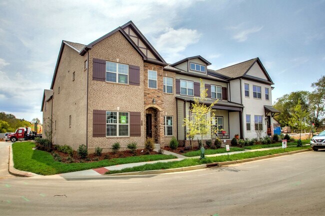 Foto del edificio - Fall back... into resort style living!