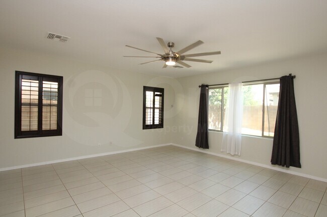Foto del edificio - 3017 E Megan St
