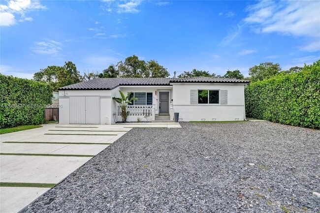 Photo - 213 NE 43rd St House