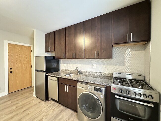 Foto del edificio - 533 W Belden Ave
