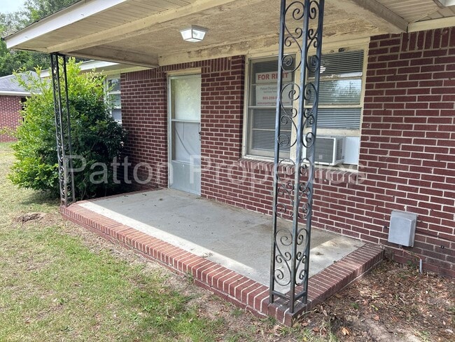 Building Photo - 3100 Oweada Dr