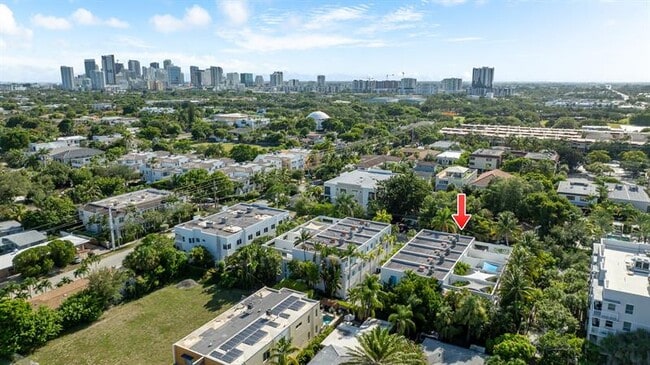 Foto del edificio - 920 NE 16th Terrace