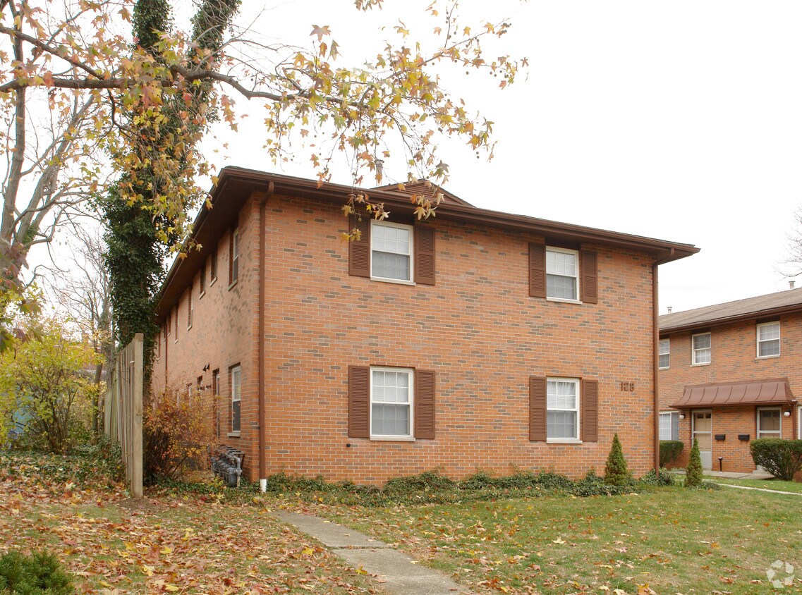 128 N Washington St, Delaware, OH 43015 Apartments in Delaware, OH