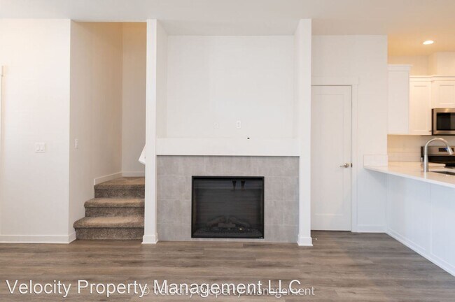 Building Photo - 3 br, 2.5 bath House - 2552 NE Purcell Blvd.