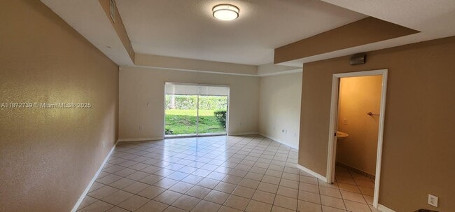 Foto del edificio - 8900 W Flagler St