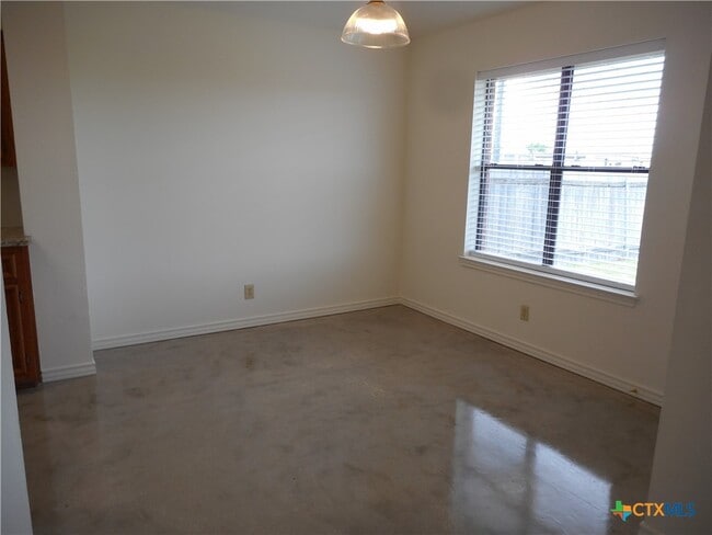 Building Photo - 102 Gemini Ct