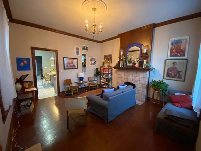 Foto del edificio - Beautiful 4 bed/1.5 bath Rental Mins. from...