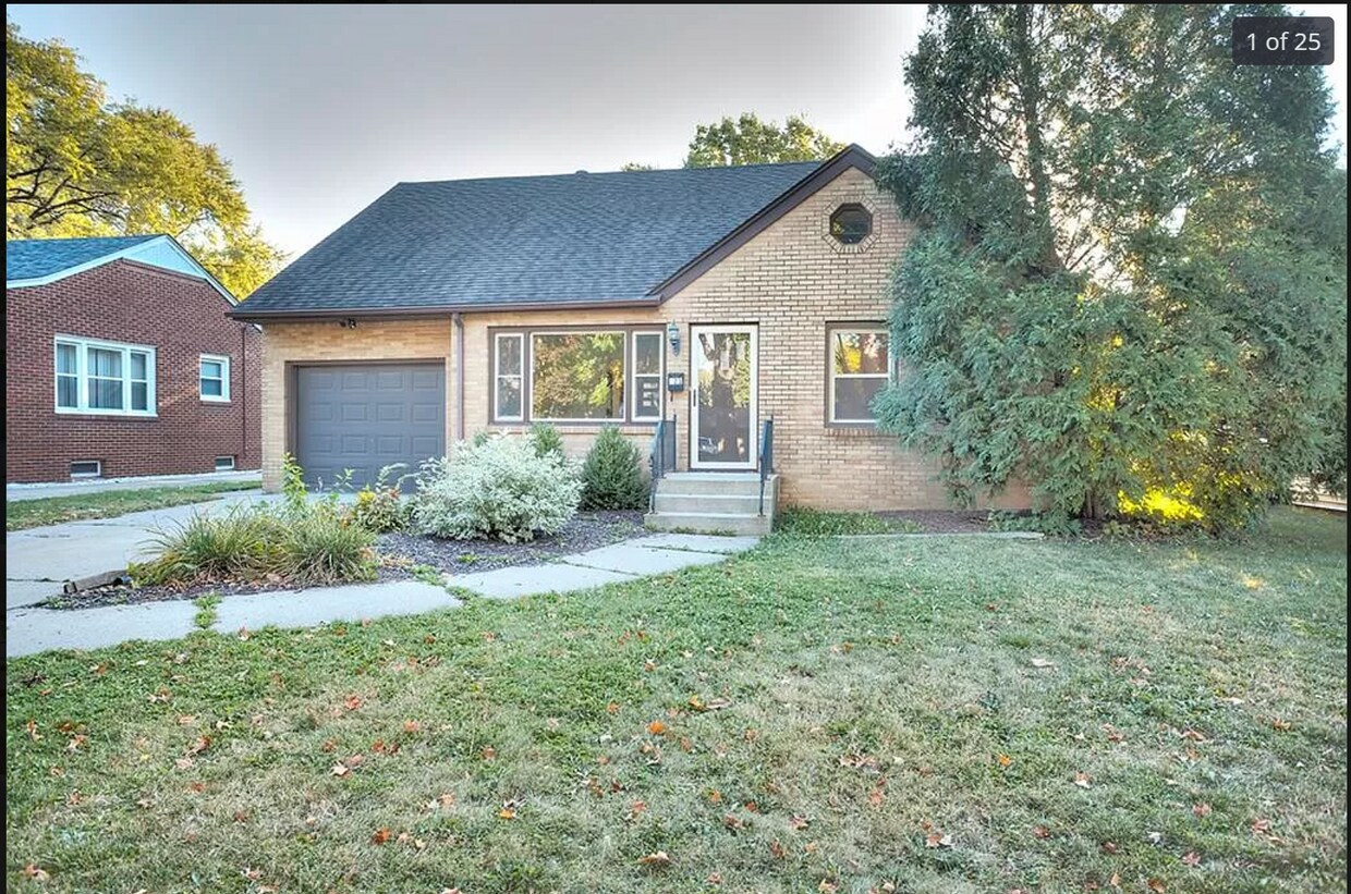 Front of House1 - 723 Parkwood Ave