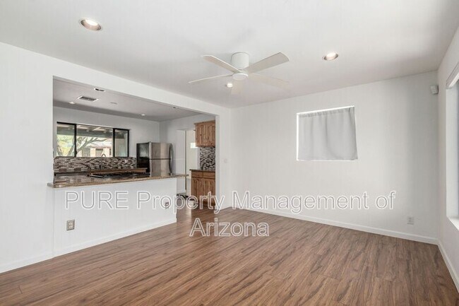 Foto del edificio - 1526 E Griswold Rd