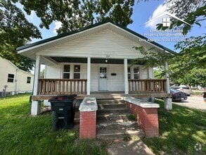 Building Photo - 207 W 4th St