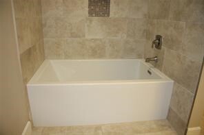 Foto del edificio - 2227 Highland Hills Dr