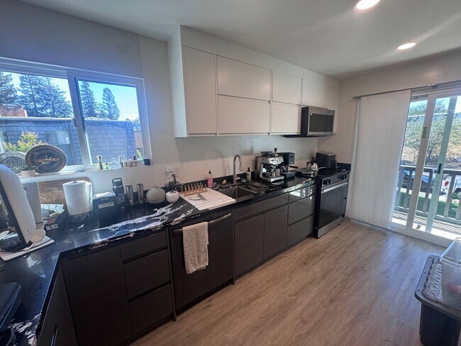 Foto del edificio - 2714 Jones Rd