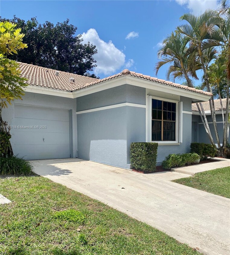 Foto principal - 9870 Watermill Cir