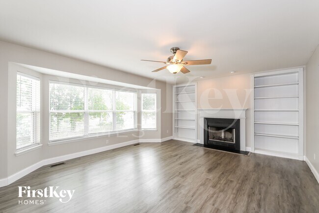 Foto del edificio - 106 Stewart Springs Dr