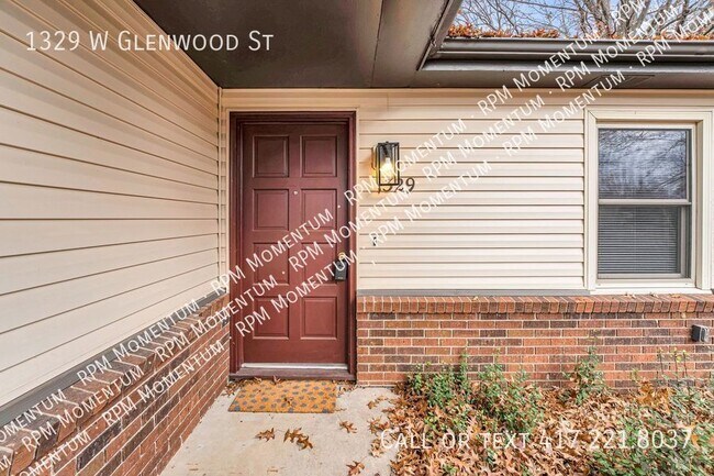 Building Photo - Lovely Updated Home in the Heart of Spring...