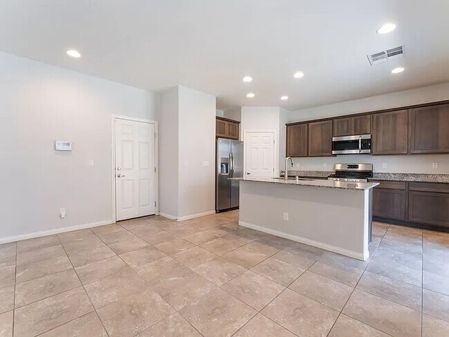 Foto del edificio - 5904 Galway Bay St