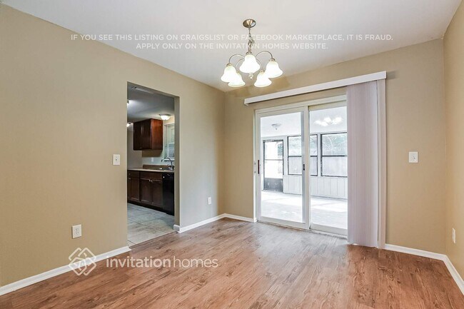 Foto del edificio - 7314 Tree Ln