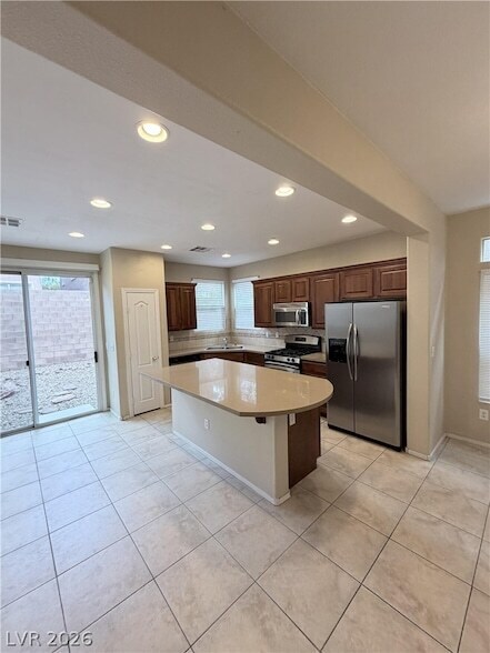 Foto del edificio - 9118 Wine Cellar Ave