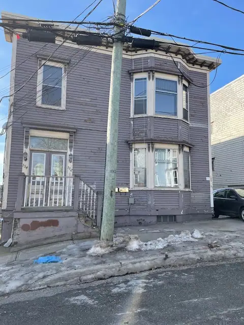 Building Photo - 150 Orange St