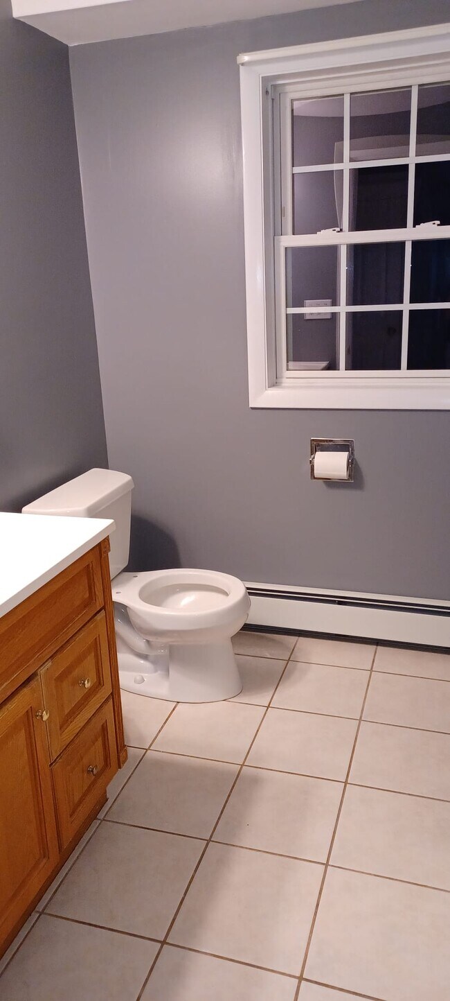 0.5 bathroom - 161 N Washington St
