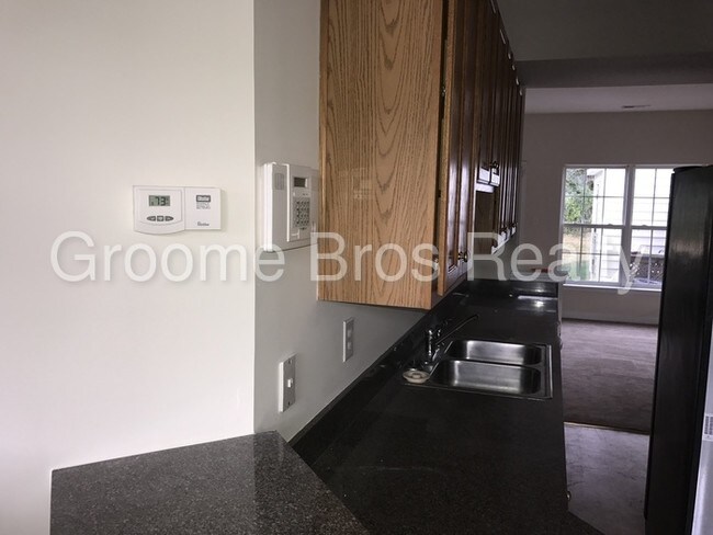 Building Photo - 3822 Dominion Townes Cir