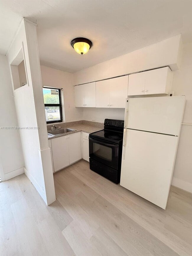 Foto del edificio - 3020 NW 21st Ave