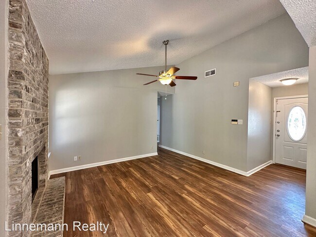Foto del edificio - 3 br, 2 bath House - 2116 Schwertner Drive