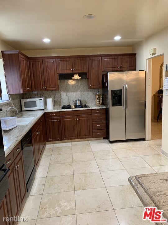Foto del edificio - 3 br, 2 bath House - 4962 Nestle Ave