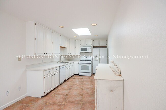 Foto del edificio - 2 br, 2 bath House - 71 Willow Ave