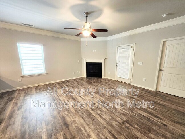 Foto del edificio - 123 Hickory Village Cir