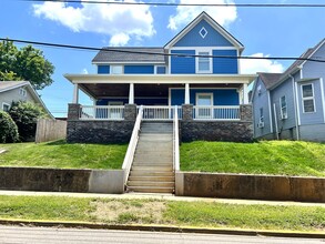 Building Photo - 1726 Forest Ave