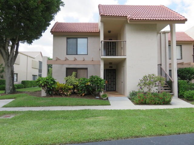 Foto principal - 5533 Fairway Park Dr