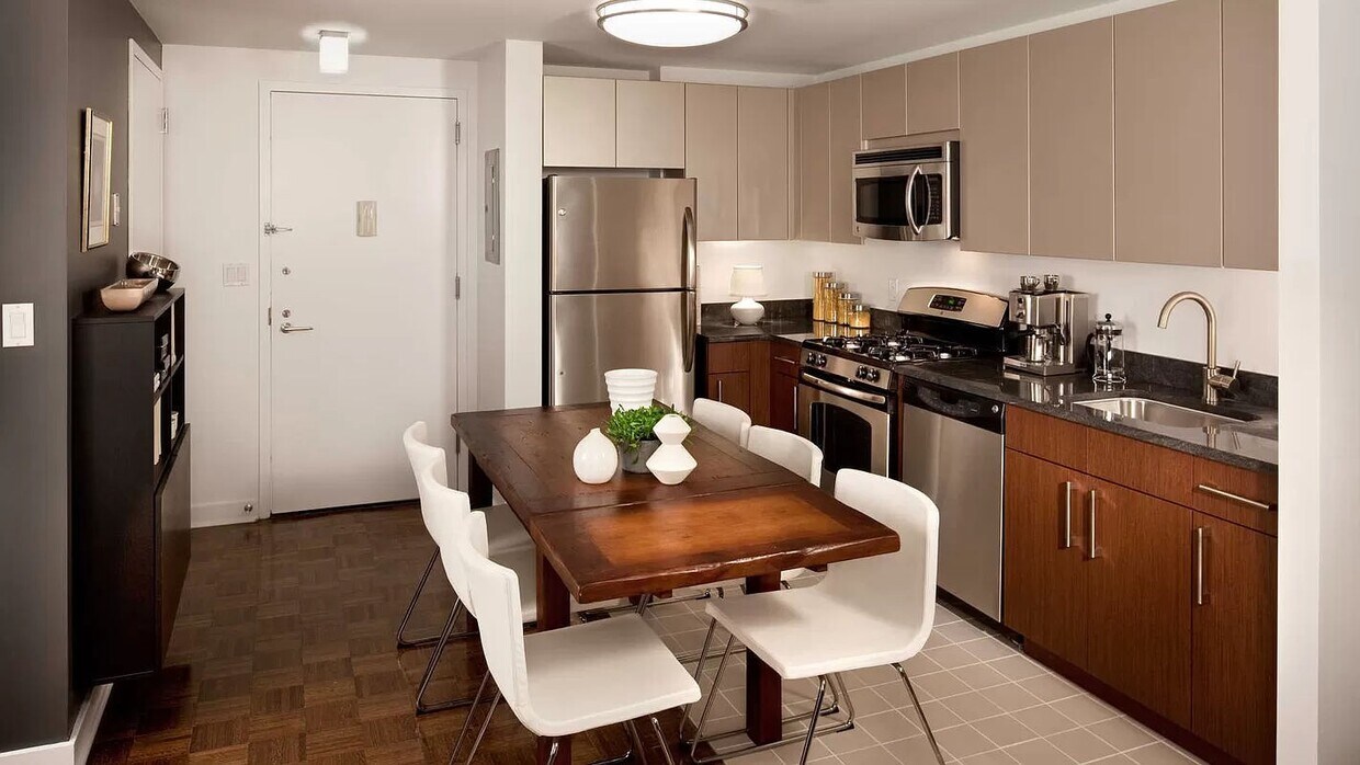 Foto principal - 111 Lawrence Street
