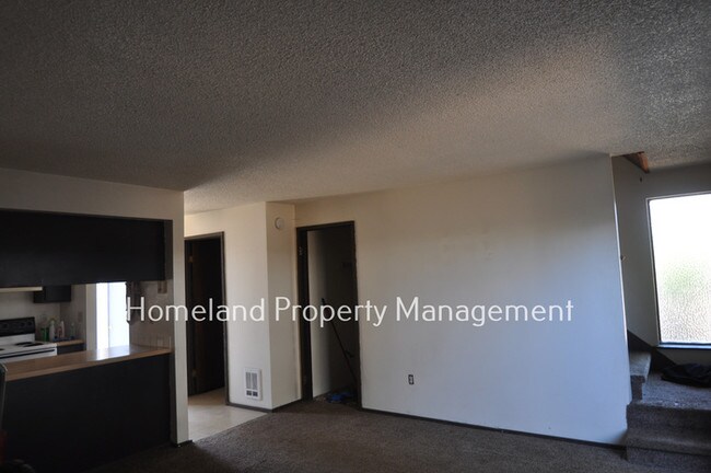 Building Photo - 2 Bedroom 1.5 Bath Townhome Near Gonzaga