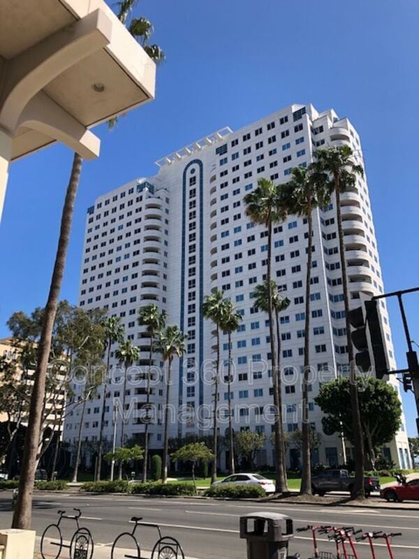 Building Photo - 525 E SEASIDE Way