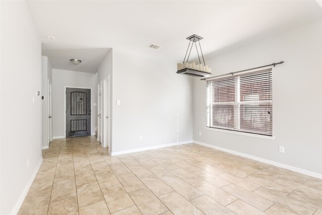 Building Photo - 10414 Whisper Bluff Dr